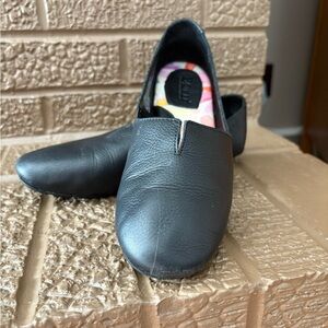 Born Ladies Black Slip-On Loafers NWOT
